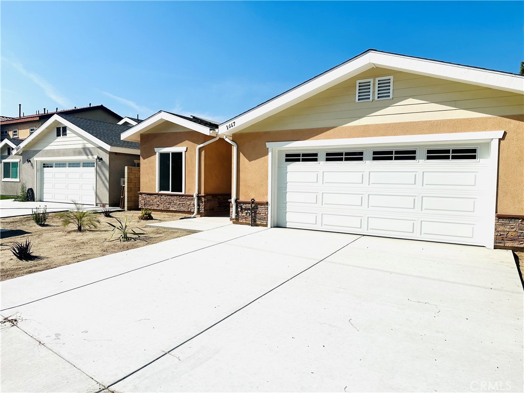 Extra Large Driveway - 1667 Oak Street, Placentia CA 92870 - photo 1