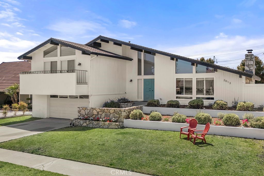 A home of distinction, welcome to this mid-century stunner in Placentia - 2013 Santa Anita, Placentia CA 92870 - photo 1