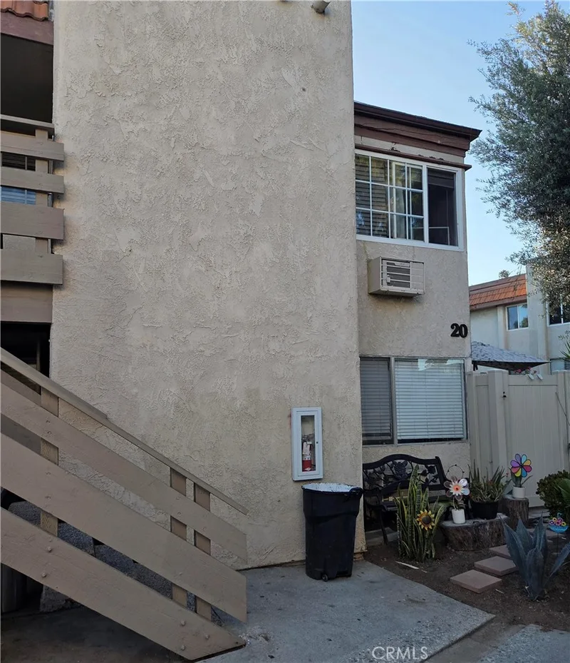 212 S Kraemer 2005, Placentia