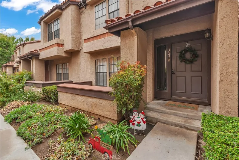 325 E Chapman B, Placentia, CA 92870