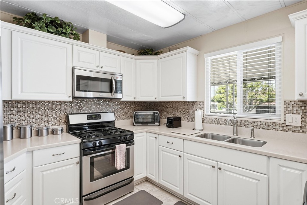 Kitchen - 5215 E Chapman 55, Placentia CA 92869 - photo 18