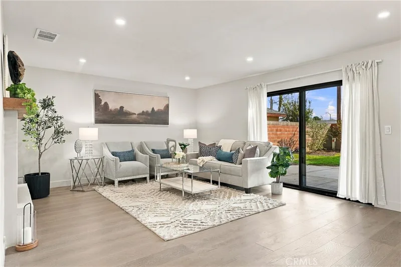 718 Kenoak, Placentia, CA 92870