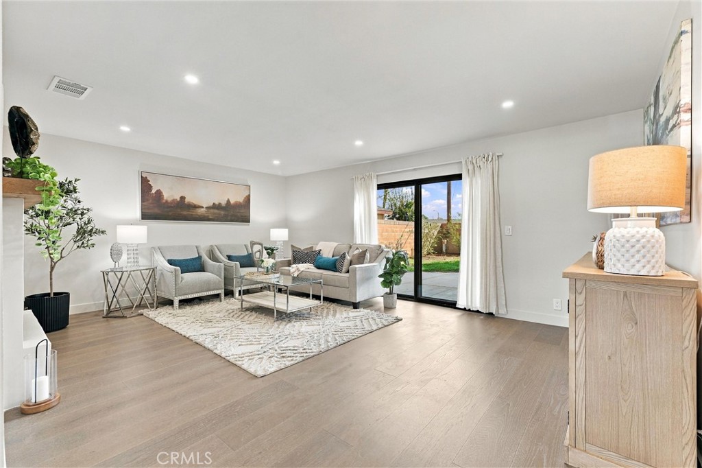 718 Kenoak, Placentia CA 92870 - photo 2