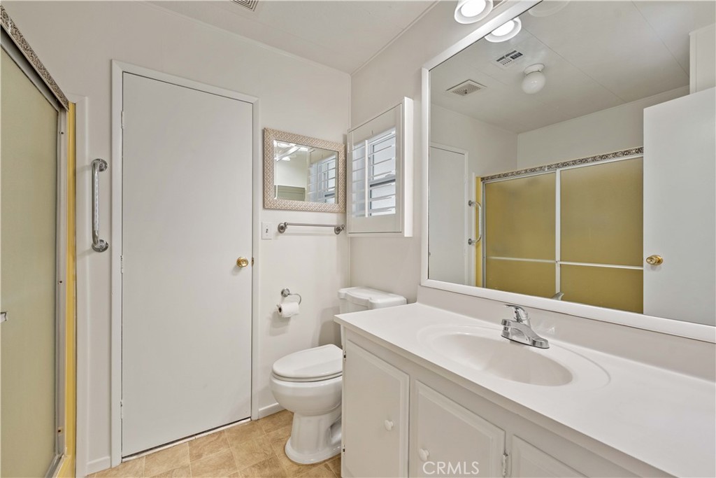 Bathroom 2 - 719 Glenlake, Placentia CA 92870 - photo 26