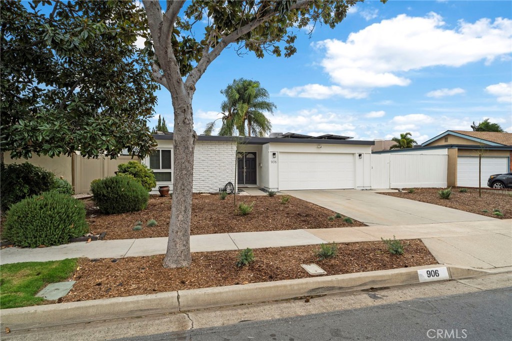 Beautiful and spacious single-story home in quiet neighborhood - 906 Magnolia, Placentia CA 92870 - photo 1