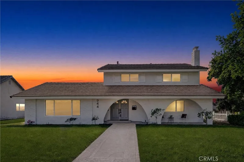 944 E Bastanchury, Placentia, CA 92870