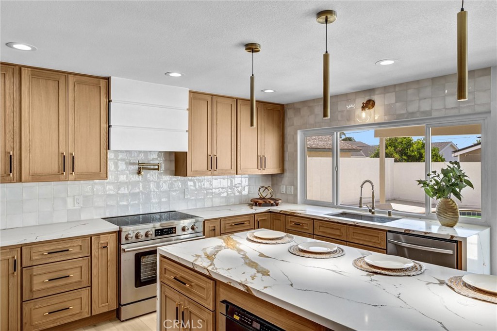 944 E Bastanchury, Placentia CA 92870 - photo 11