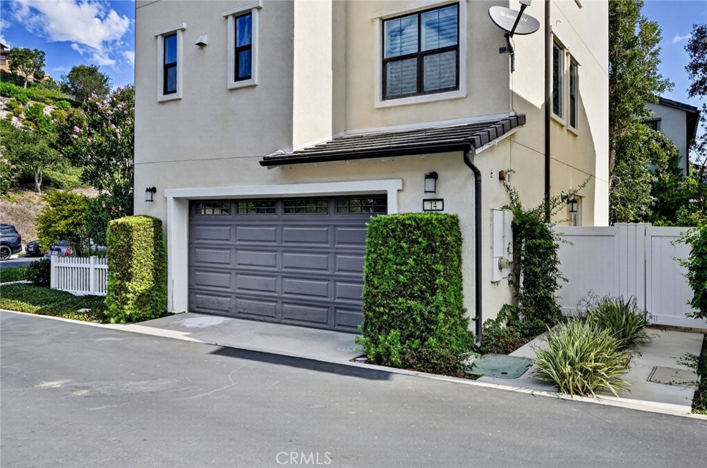 Attached 2-car garage - 14 Marisol, Rancho Mission Viejo CA 92694 - photo 43
