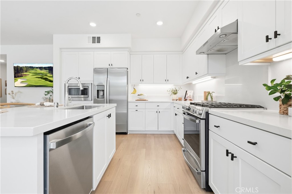 Kitchen - 1501 Lasso Way 105, Rancho Mission Viejo CA 92694 - photo 5