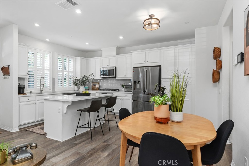 Open concept Kitchen and Dining Area - 171 Natal, Rancho Mission Viejo CA 92694 - photo 6