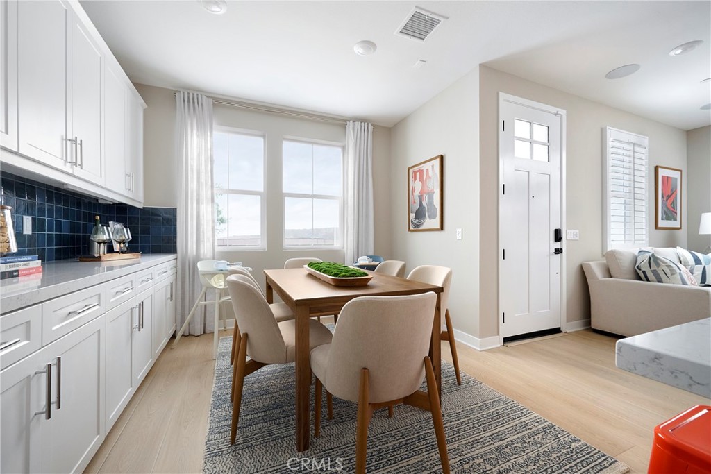 Model Photos: Photos shown are of the model home for this floor plan. Actual finishes, features, and landscaping may var - 1727 Scarlett Road, Rancho Mission Viejo CA 92694 - photo 3