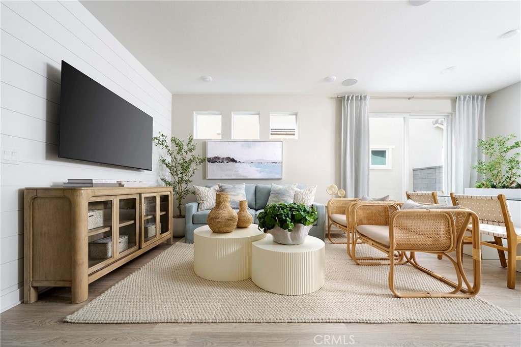 Model Photos: Photos shown are of the model home for this floor plan. Actual finishes, features, and landscaping may var - 1745 Scarlett Road, Rancho Mission Viejo CA 92694 - photo 4