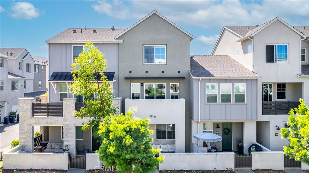 This beautifully upgraded, interior street-facing residence, built in 2022. - 201 Juniper, Rancho Mission Viejo CA 92694 - photo 1