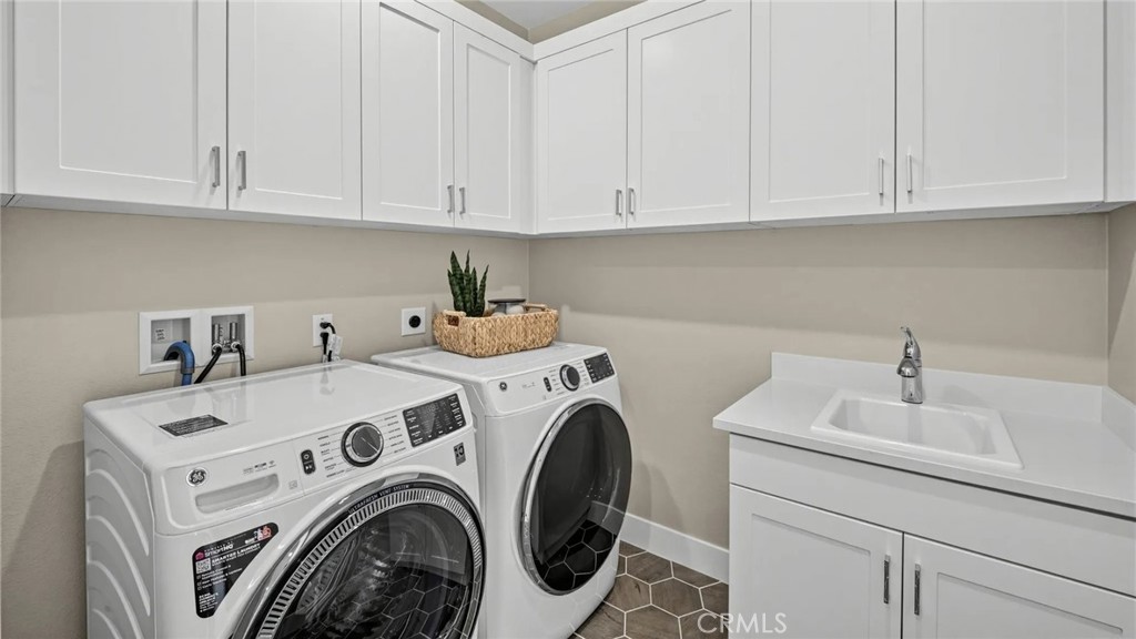 Photos shown are of model only- not actual homesite. - 2023 Wildberry Way, Rancho Mission Viejo CA 92694 - photo 22
