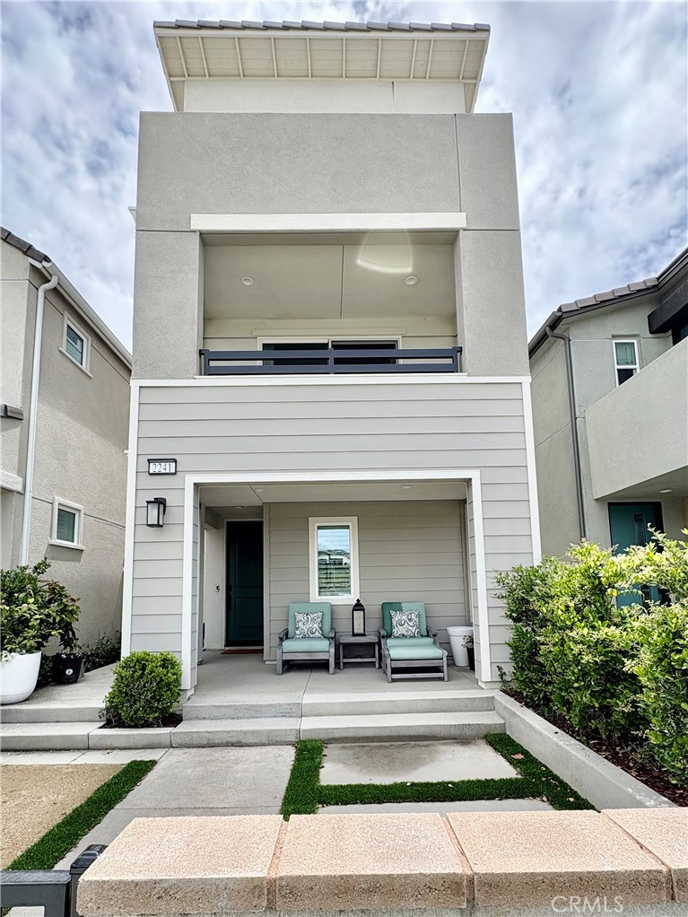 View of front of home directly across from park with panoramic views of park/lake and surrounding community. - 2241 Horseback Road, Rancho Mission Viejo CA 92694 - photo 1
