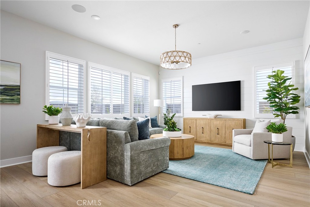 Model Photos: Photos shown are of the model home for this floor plan. Actual finishes, features, and landscaping may var - 246 Renewal Road, Rancho Mission Viejo CA 92694 - photo 4