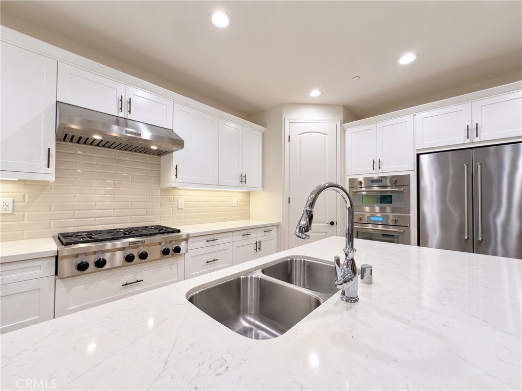 Kitchen sink and appliances. - 31 Garcilla Drive, Rancho Mission Viejo CA 92694 - photo 13