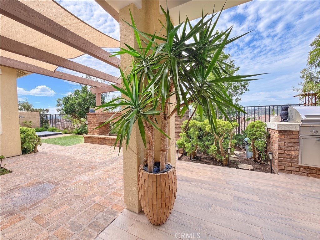 ide yard / daybed area - 31 Garcilla Drive, Rancho Mission Viejo CA 92694 - photo 16