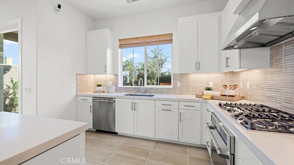 Photos shown are of model only- not actual homesite. - 433 Glory Avenue, Rancho Mission Viejo CA 92694 - photo 3