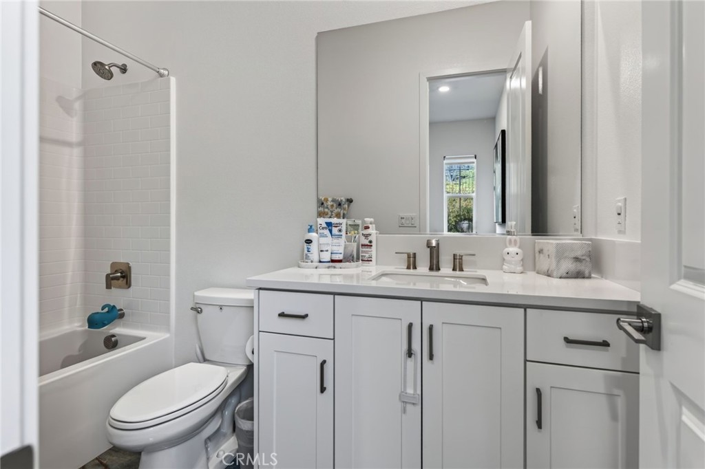 2nd Bathroom - 455 Sunrise, Rancho Mission Viejo CA 92694 - photo 29