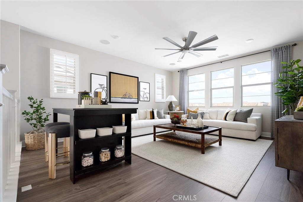 Model Photos: Photos shown are of the model home for this floor plan. Actual finishes, features, and landscaping may var - 5040 Solace Drive, Rancho Mission Viejo CA 92694 - photo 10