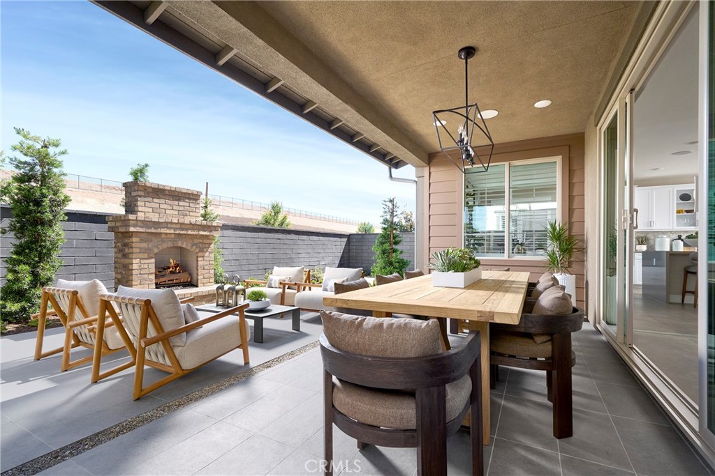 Model Photos: Photos shown are of the model home for this floor plan. Actual finishes, features, and landscaping may var - 5040 Solace Drive, Rancho Mission Viejo CA 92694 - photo 14