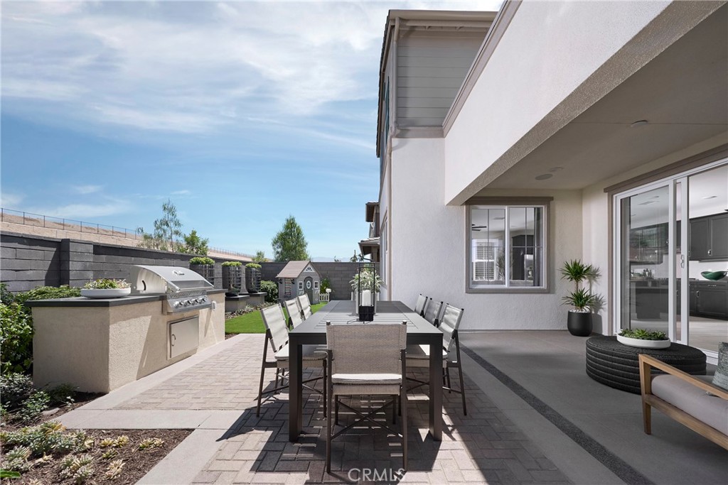 Model Photos: Photos shown are of the model home for this floor plan. Actual finishes, features, and landscaping may var - 5048 Solace Drive, Rancho Mission Viejo CA 92694 - photo 15