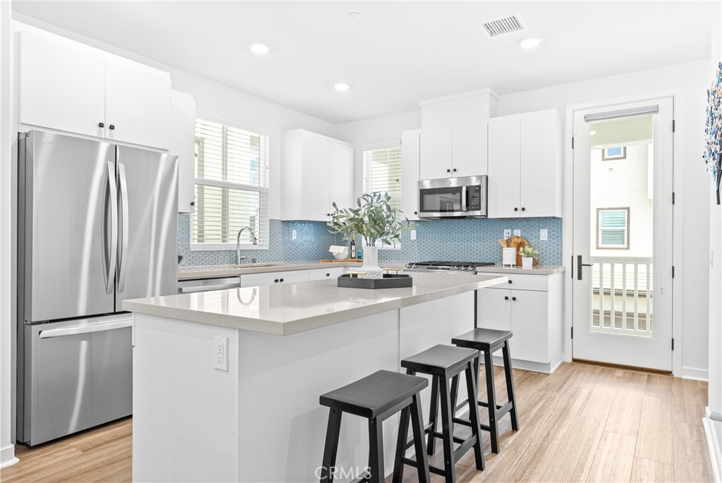 Kitchen - 531 Old Vine Dr, Rancho Mission Viejo CA 92694 - photo 1