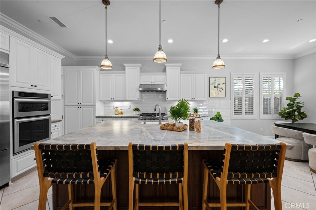 Large Island / Breakfast Bar - 9 Bahari, Rancho Mission Viejo CA 92694 - photo 12