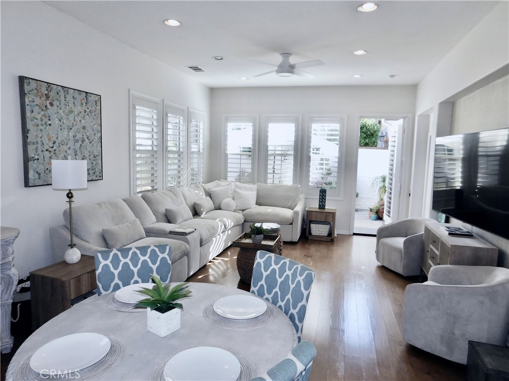 Open living space - 91 Galan, Rancho Mission Viejo CA 92694 - photo 3