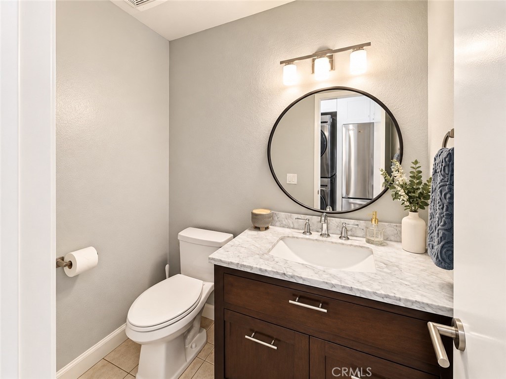 powder room - 1 Box Elder, Rancho Santa Margarita CA 92688 - photo 7
