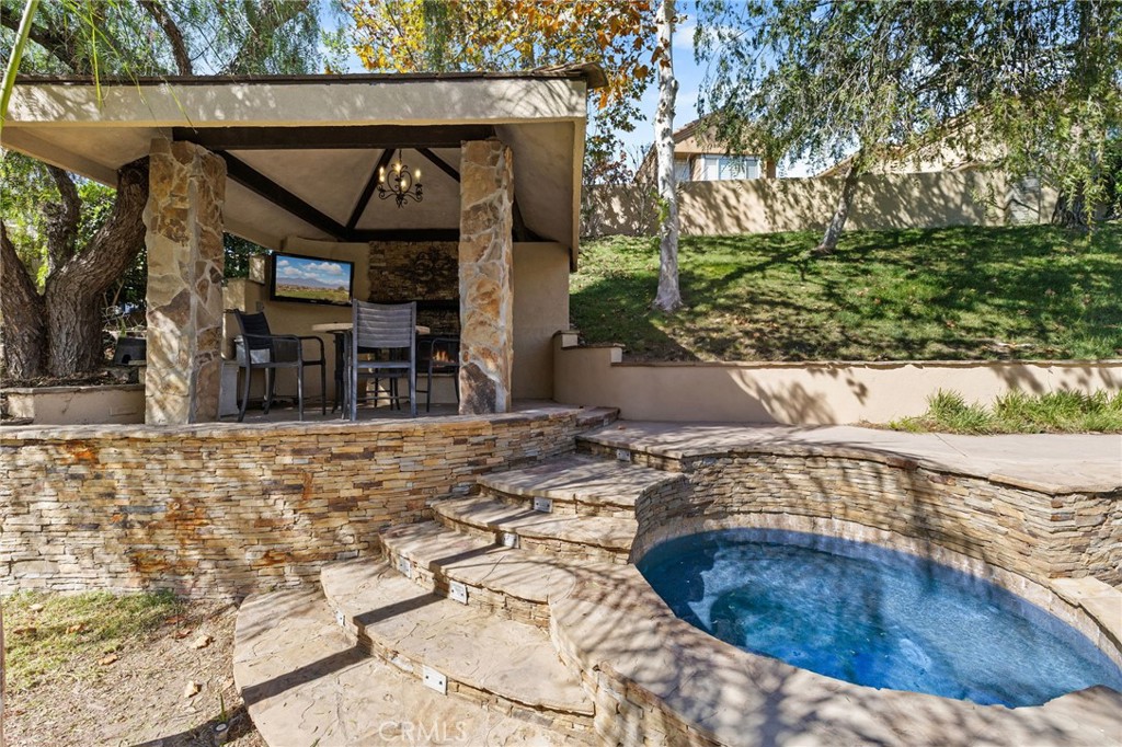 Beautiful stacked stone, lush landscape and outdoor room - 1 Villamoura, Rancho Santa Margarita CA 92679 - photo 4