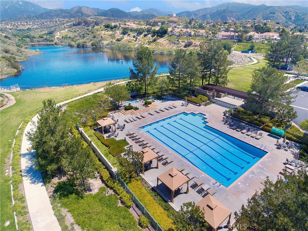 Pool and spa overlooking Dove Lake - included in the HOA - 1 Villamoura, Rancho Santa Margarita CA 92679 - photo 34