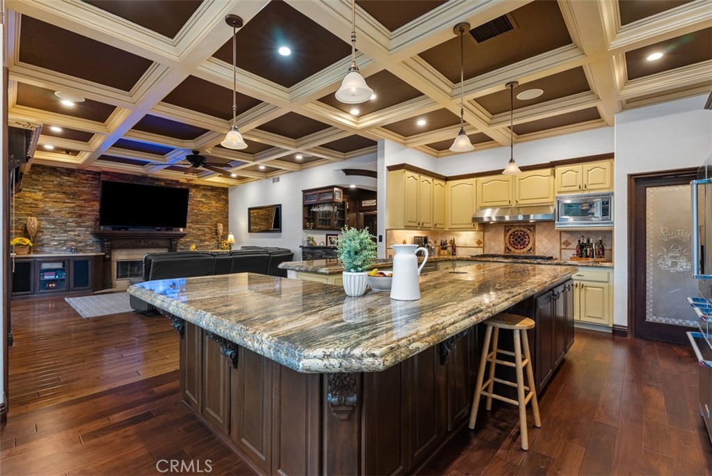 Kitchen - 10 Thorn Oak, Rancho Santa Margarita CA 92679 - photo 9