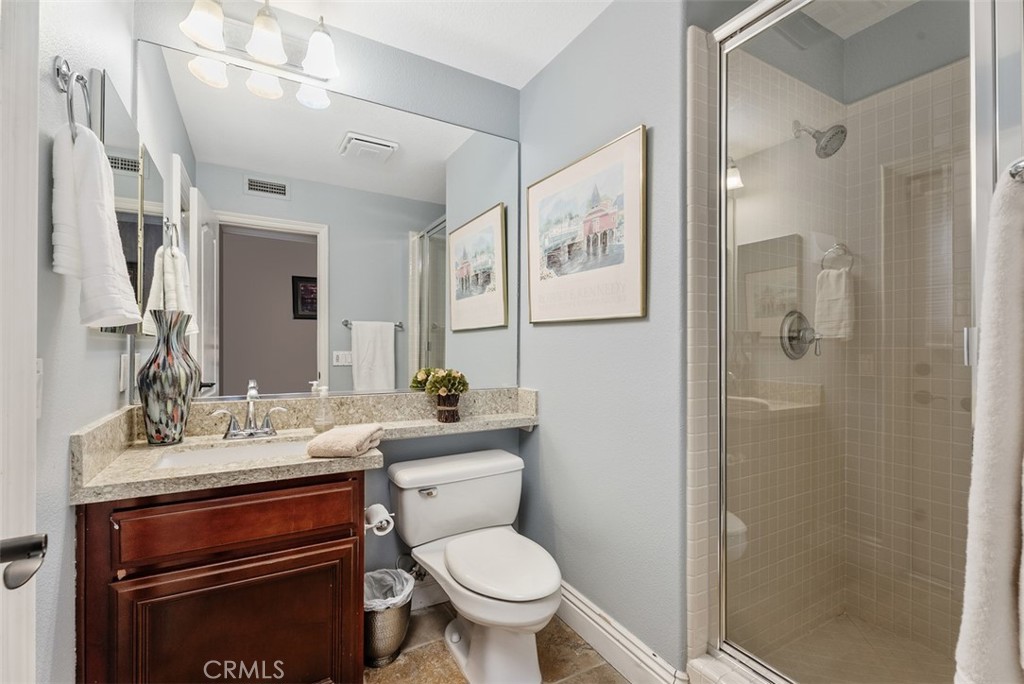 Downstairs Full Bathroom - 10 Thorn Oak, Rancho Santa Margarita CA 92679 - photo 21