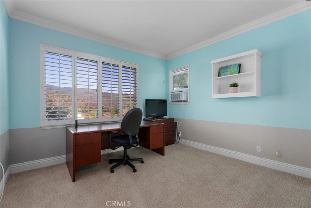 Upstairs Secondary Bedroom - 10 Thorn Oak, Rancho Santa Margarita CA 92679 - photo 36