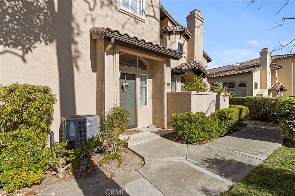 Lower Level Entry - 10 Tierra Plano, Rancho Santa Margarita CA 92688 - photo 1