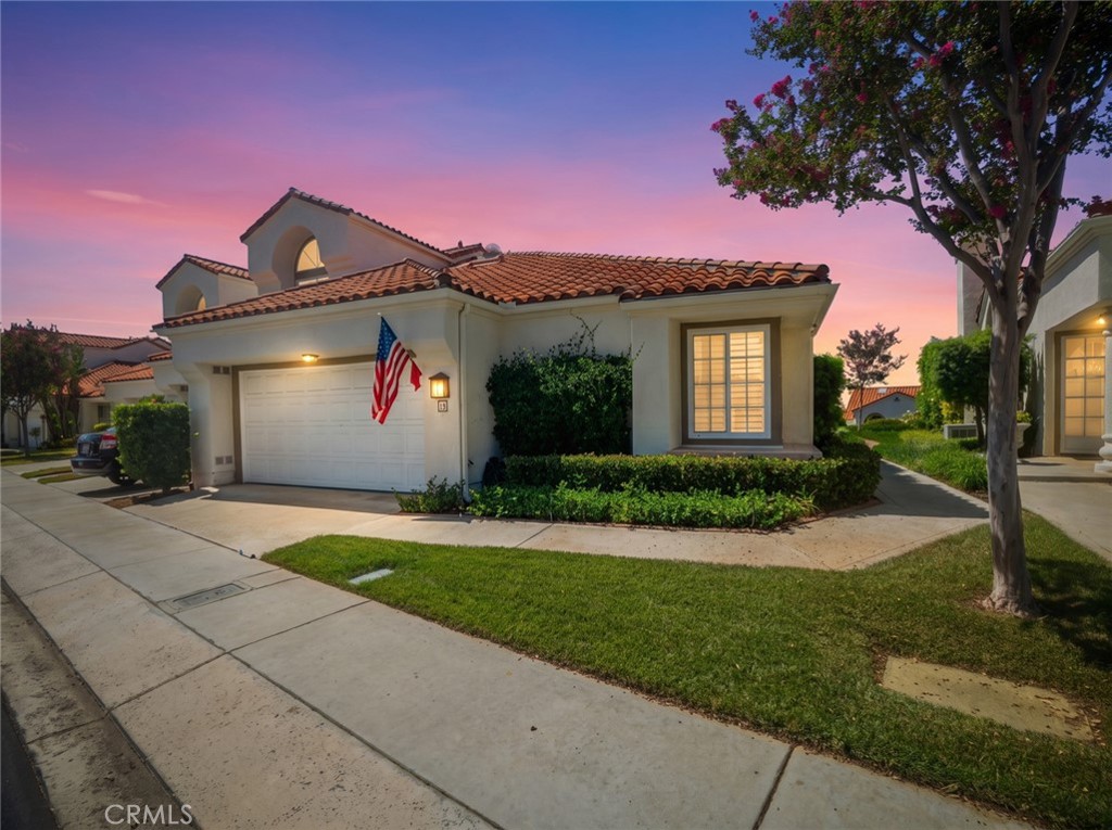 11 Calle Katrina, Rancho Santa Margarita CA 92688 - photo 2