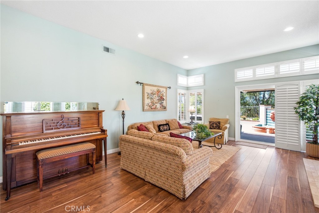 11 Calle Katrina, Rancho Santa Margarita CA 92688 - photo 4