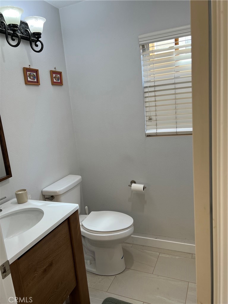 Downstair Powder Room - 12 Willowbrook Ln, Rancho Santa Margarita CA 92688 - photo 7