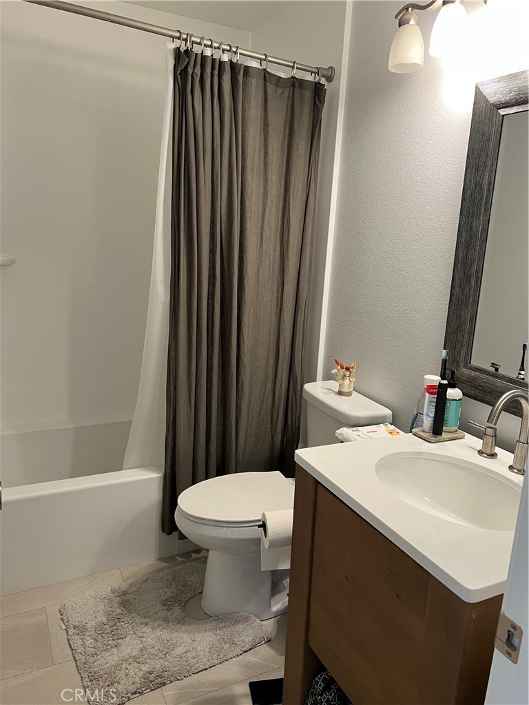 Upstairs Full Bath - 12 Willowbrook Ln, Rancho Santa Margarita CA 92688 - photo 13