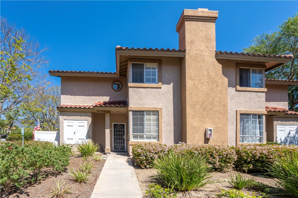 13 Milkwood 111, Rancho Santa Margarita CA 92688 - photo 1