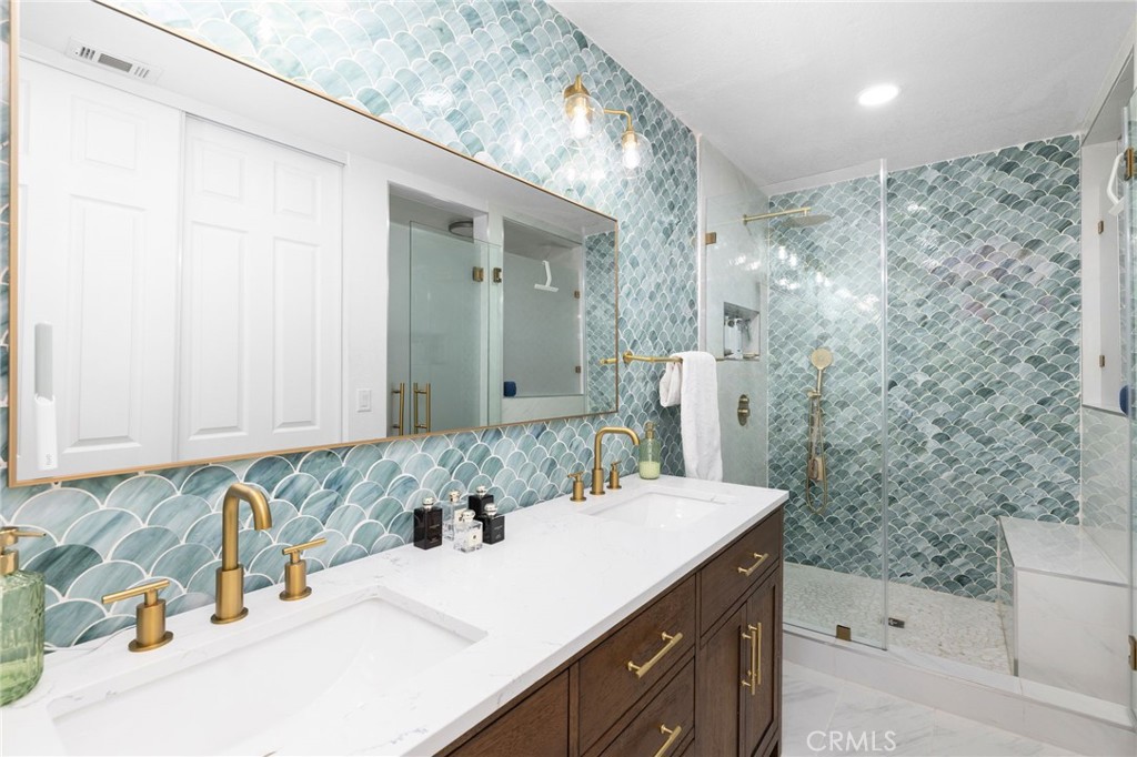 Primary spa like bath - 14 Vista Lago, Rancho Santa Margarita CA 92688 - photo 21