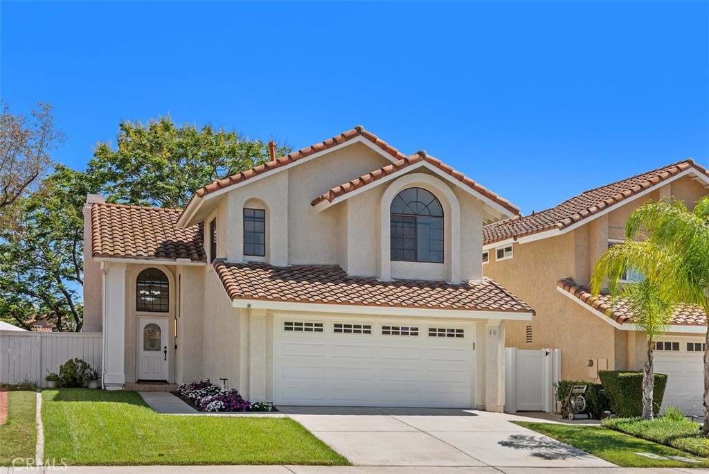 Beautiful curb appeal - 16 Crucillo, Rancho Santa Margarita CA 92688 - photo 2