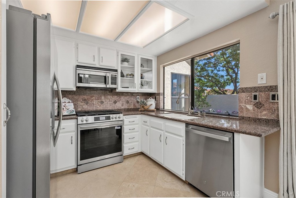 Brand new range - 16 Crucillo, Rancho Santa Margarita CA 92688 - photo 20