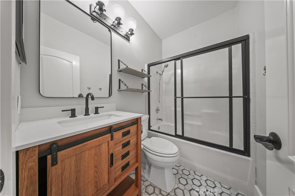 Hallway Bathroom - 17 Calle De Los Ninos, Rancho Santa Margarita CA 92688 - photo 28