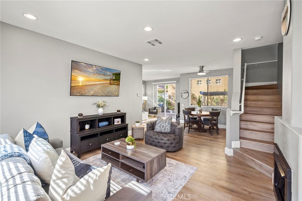 familyroom - 19 Calle De Suenos, Rancho Santa Margarita CA 92688 - photo 5