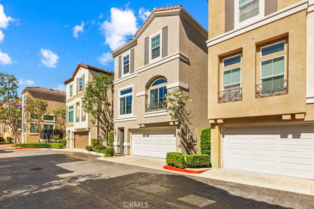 205 Montana Del Lago, Rancho Santa Margarita CA 92688 - photo 2