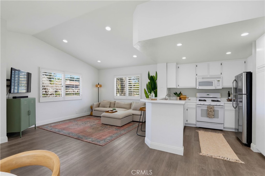 23 Pomelo, Rancho Santa Margarita CA 92688 - photo 16