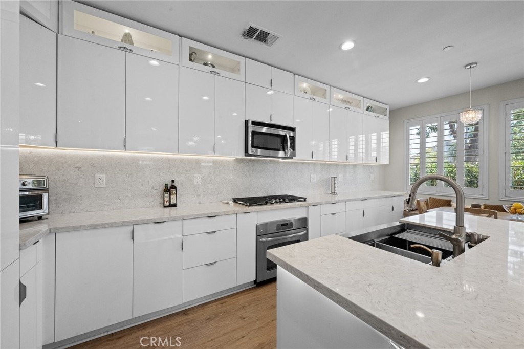 Kitchen - 25 Castilla, Rancho Santa Margarita CA 92688 - photo 7